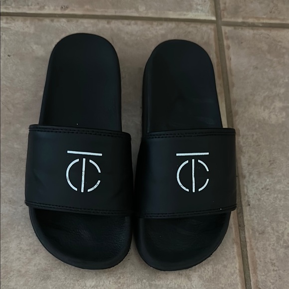 GUC Black Slides Youth Kids Size - Picture 1 of 4